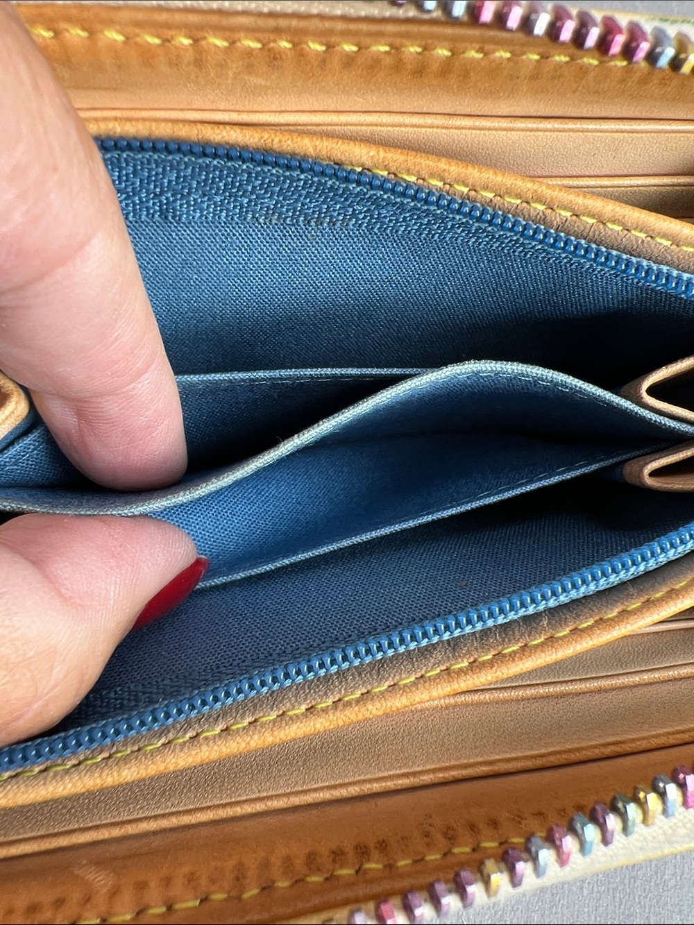 Dooney and Bourke, rainbow, zipper large wallet - Picture 6 of 11